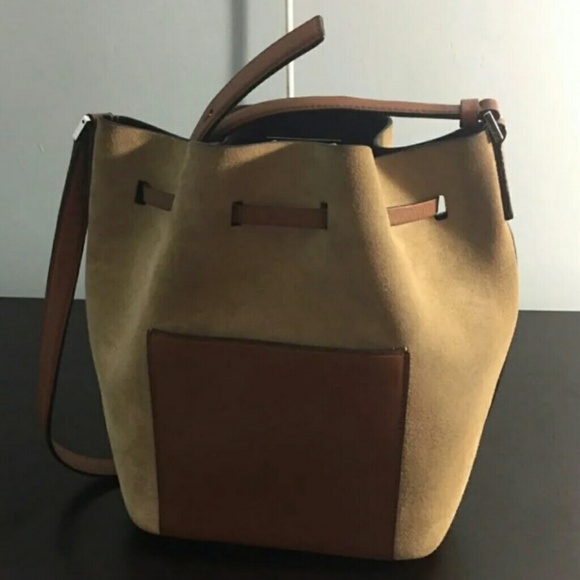 SOLD Michael Kors Miranda bucket bag - Picture 4 of 8